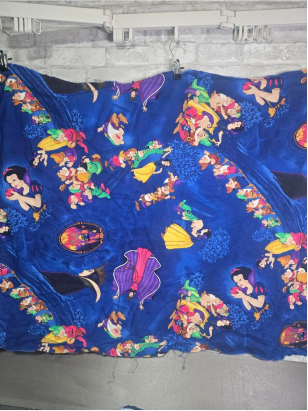 FABRIC - Snow White & Seven Dwarfs Blue Red. 35x44